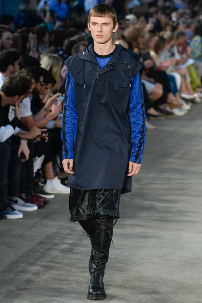 Look 9